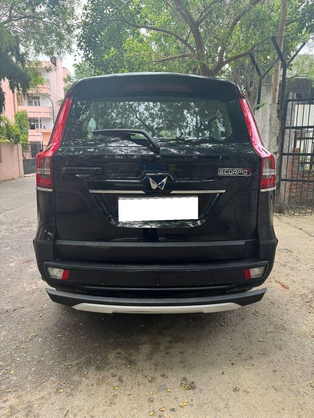 https://images10.gaadi.com/usedcar_image/4011322/original/processed_6e720e8d2f7350cd1a3b8a2522da1c8e.jpeg?imwidth=6402