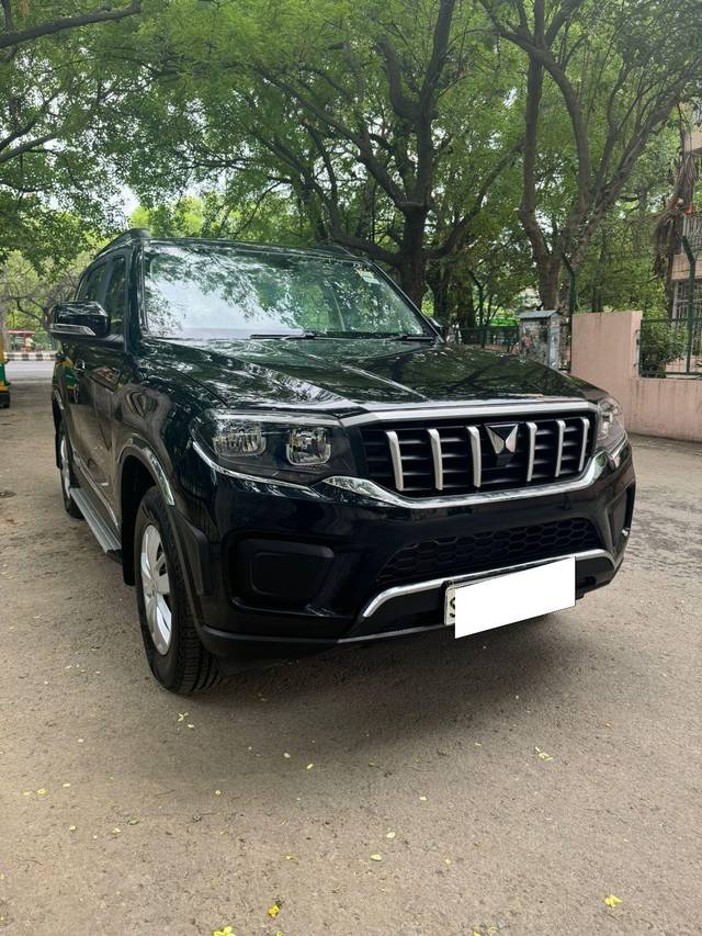 https://images10.gaadi.com/usedcar_image/4011322/original/processed_809b1b3ac4fedb5dad3f9f490d7cca58.jpeg?imwidth=6400