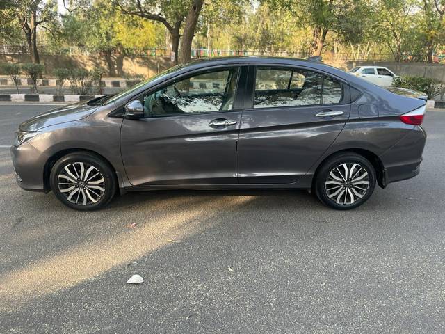 https://images10.gaadi.com/usedcar_image/4012250/original/8b83de2d5236c8521e80e9edfe364e8a.jpg?imwidth=6402