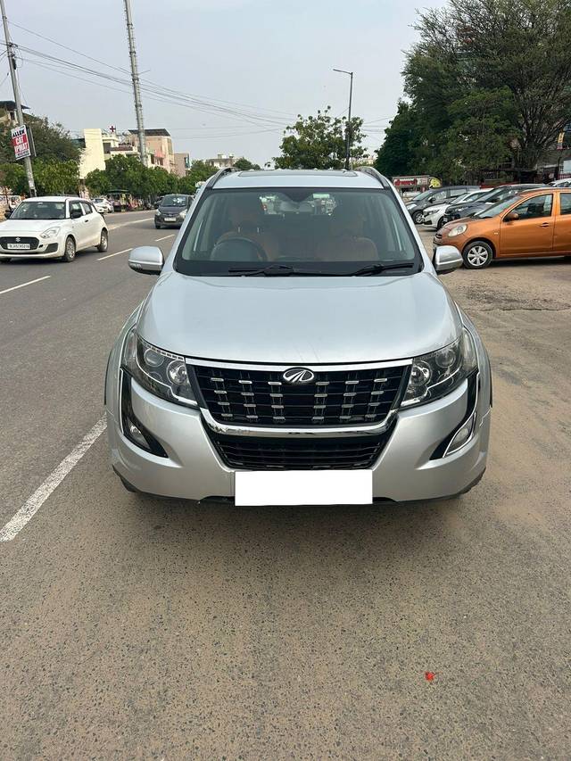 https://images10.gaadi.com/usedcar_image/4012543/original/processed_5534b48268ca86e18019330da8b17178.jpg?imwidth=6401