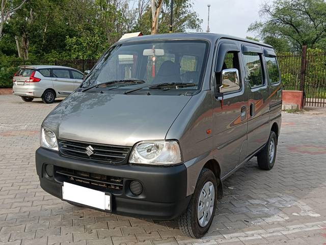 https://images10.gaadi.com/usedcar_image/4013016/original/processed_eeb4cb9bb75a980b95667115a56bbed5.jpg?imwidth=6402