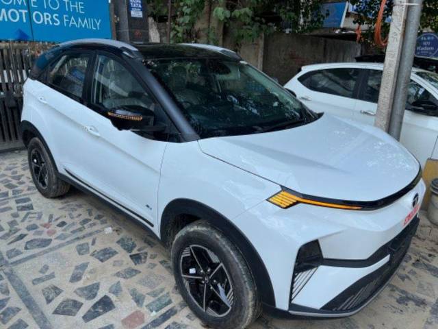 https://images10.gaadi.com/usedcar_image/4013094/original/processed_ca3800e4-0dc5-4a67-a71b-3c345cbdbc64.jpeg?imwidth=6400