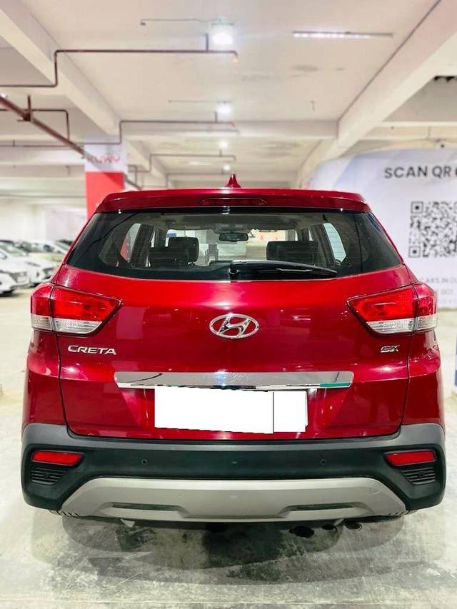 https://images10.gaadi.com/usedcar_image/4014055/original/processed_20bcbd3f0b9c2bb8e3e07ecc40025830.jpg?imwidth=6402