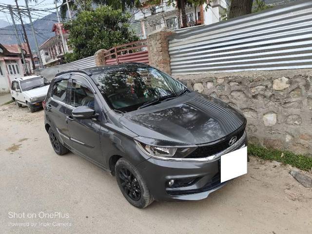 https://images10.gaadi.com/usedcar_image/4015107/original/processed_d48dc09e-7f02-4ba9-a86c-cb8cef8dcb3c.jpg?imwidth=6400