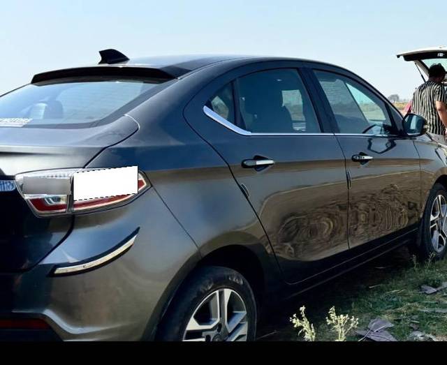 https://images10.gaadi.com/usedcar_image/4015268/original/processed_7da17350-b1a1-45e0-9872-c89c171186bc.jpeg?imwidth=6401