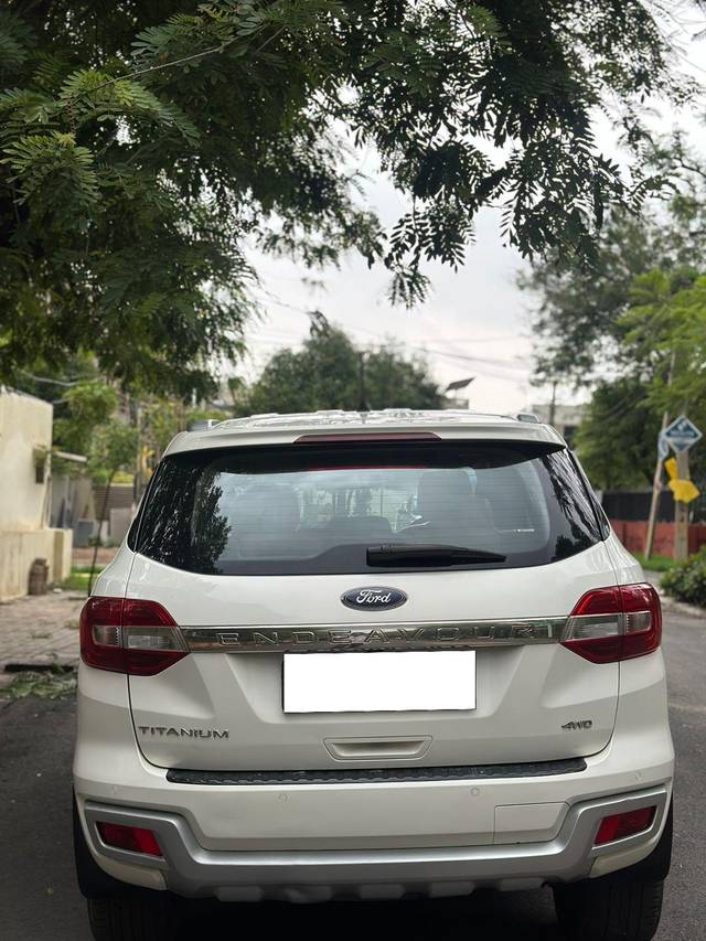 https://images10.gaadi.com/usedcar_image/4015418/original/processed_82aaa43b2aabdffff4d452b90d039fa2.jpg?imwidth=6401