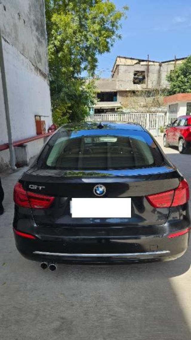 https://images10.gaadi.com/usedcar_image/4015573/original/processed_a1a90fe9-a711-46a2-a975-0537ba59d800.jpg?imwidth=6402