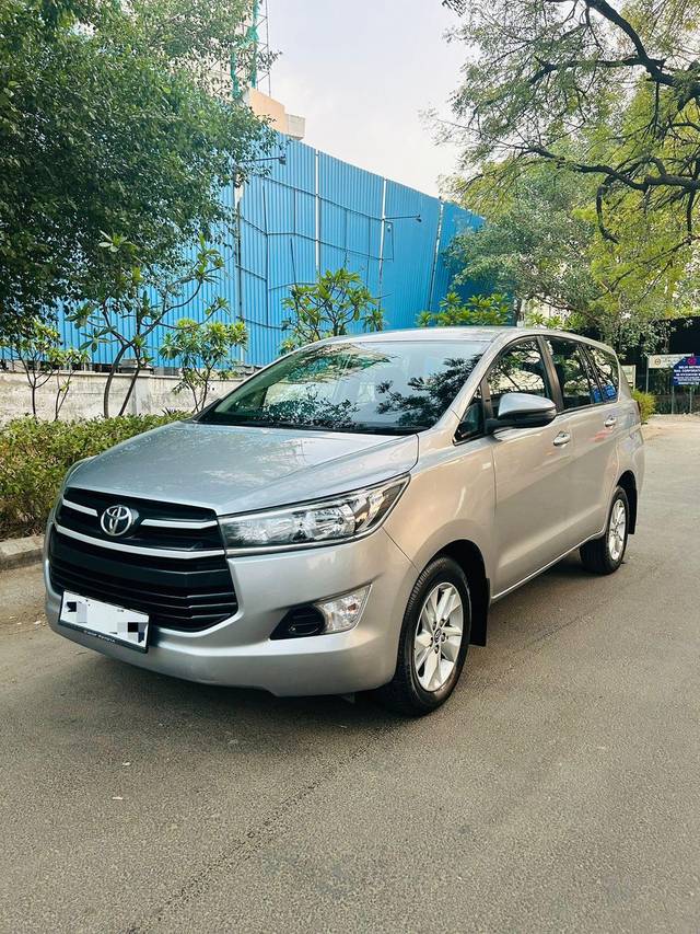 https://images10.gaadi.com/usedcar_image/4015603/original/processed_0676c189c72a42d37a9e8ca75774cfa6.jpg?imwidth=6402