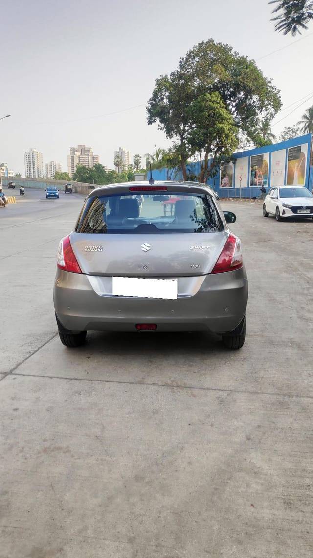 https://images10.gaadi.com/usedcar_image/4016196/original/processed_8165815e2b9db4947cc19f6831cd66e6.jpg?imwidth=6402