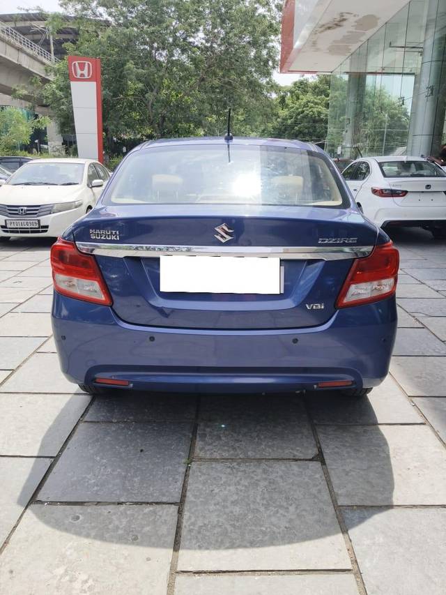 https://images10.gaadi.com/usedcar_image/4016510/original/processed_6f5e29d93113ff7179b0f8f27b1bb6c2.jpeg?imwidth=6402