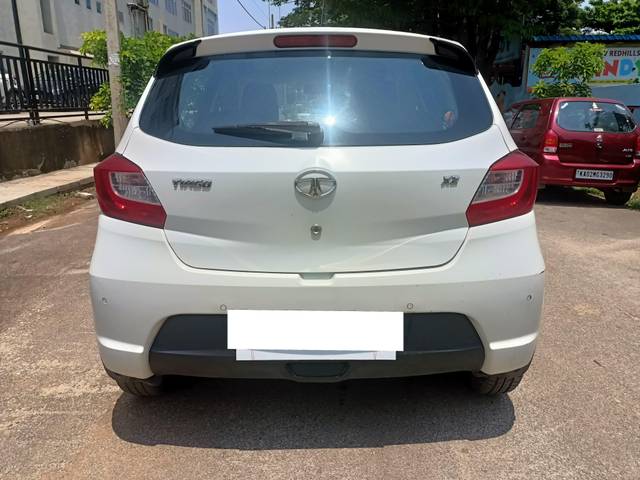 https://images10.gaadi.com/usedcar_image/4017041/original/processed_d5ed4b9d262e279d8292b75ba4151804.jpg?imwidth=6402