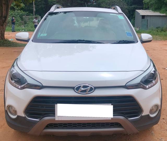 https://images10.gaadi.com/usedcar_image/4017058/original/processed_5fda88fb0bc4518b6fe0a2e441837ce1.jpg?imwidth=6400