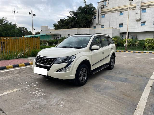 https://images10.gaadi.com/usedcar_image/4017308/original/processed_e7baf466ebc12e2cdd61c2ff9bc73f40.jpg?imwidth=6400