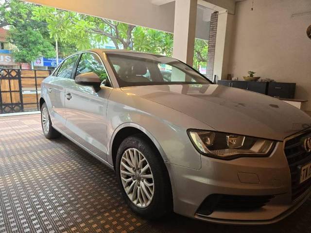 https://images10.gaadi.com/usedcar_image/4017856/original/processed_0cc53c9d-52d5-4cd8-9089-bf316ddc196a.jpg?imwidth=6400