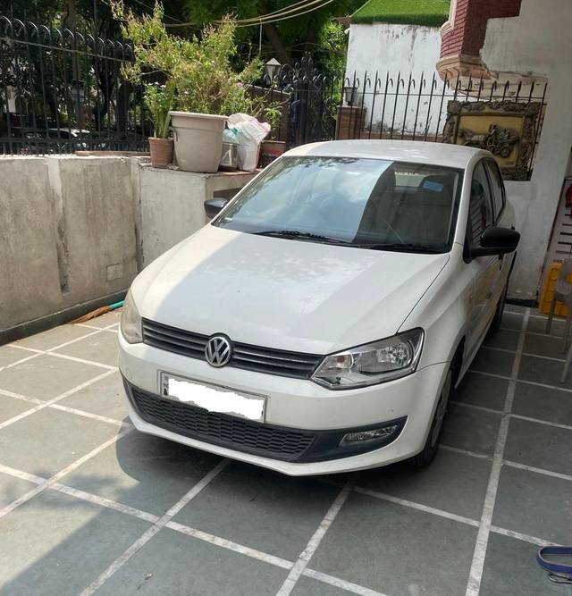 https://images10.gaadi.com/usedcar_image/4018310/original/d8b6e9100dc78f613f0c61571994e67b.jpg?imwidth=6401