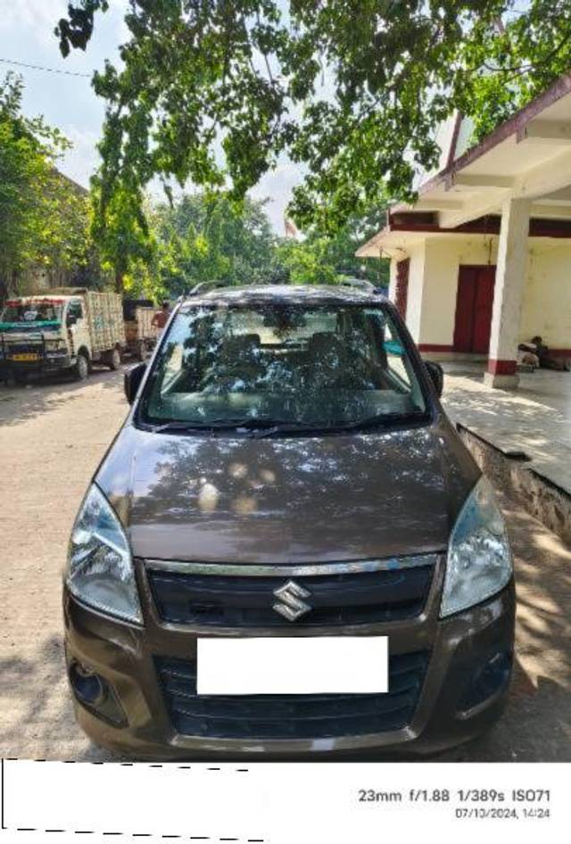 https://images10.gaadi.com/usedcar_image/4018556/original/processed_8a115ea9-69ef-445a-b3e3-6de454d3994c.jpg?imwidth=6400