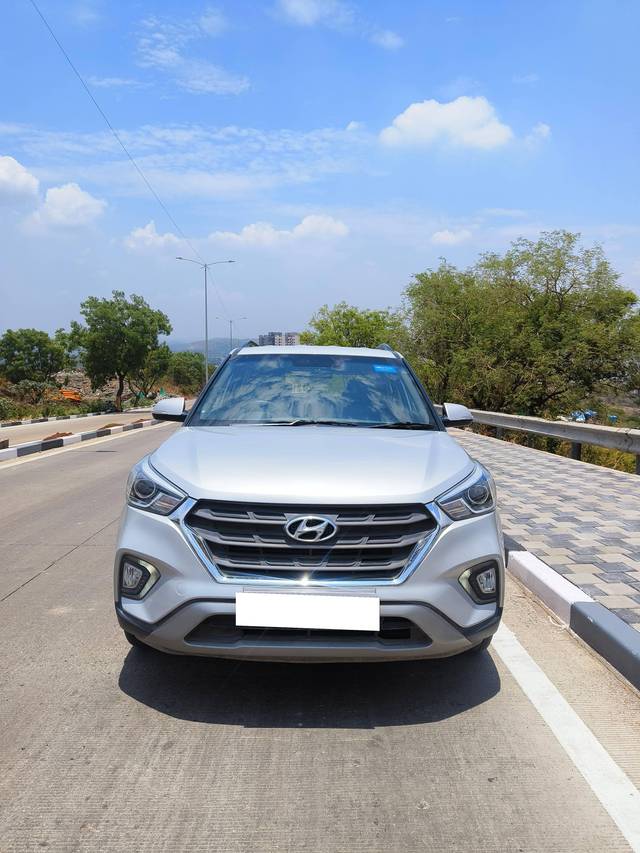 https://images10.gaadi.com/usedcar_image/4018697/original/processed_1d66b631763fc71f07a4ede1037ae6f8.jpg?imwidth=6400