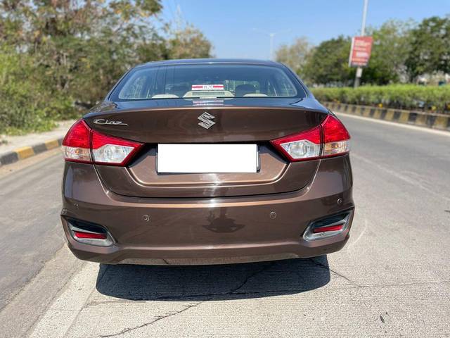 https://images10.gaadi.com/usedcar_image/4018871/original/processed_2e40a05192a65040035565cbb7b213ab.jpg?imwidth=6402