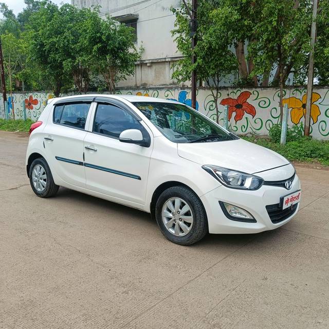 https://images10.gaadi.com/usedcar_image/4019992/original/processed_87b1020a58fc4b2f45e5b0e33117419b.jpg?imwidth=6400