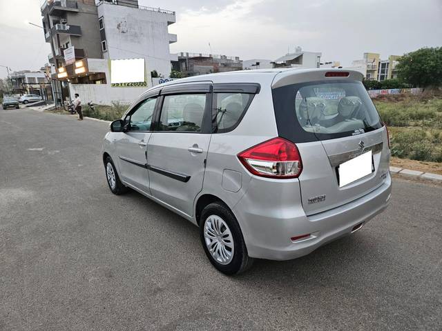 https://images10.gaadi.com/usedcar_image/4020043/original/processed_fa2bc35a7e26ee75a0e691f650db023b.jpg?imwidth=6401