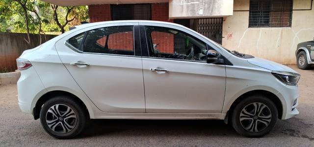 https://images10.gaadi.com/usedcar_image/4020280/original/processed_74753b2e2d1b0eccc07ed60354bb26d0.jpg?imwidth=6401