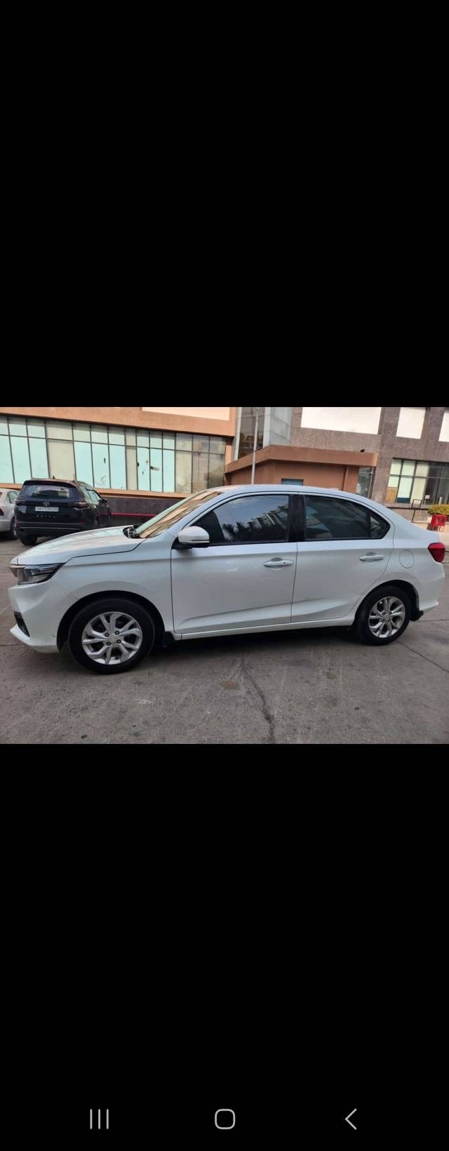 https://images10.gaadi.com/usedcar_image/4020861/original/1b6de309deb0c7e2cf7cb4c8f122ca89.jpg?imwidth=6400