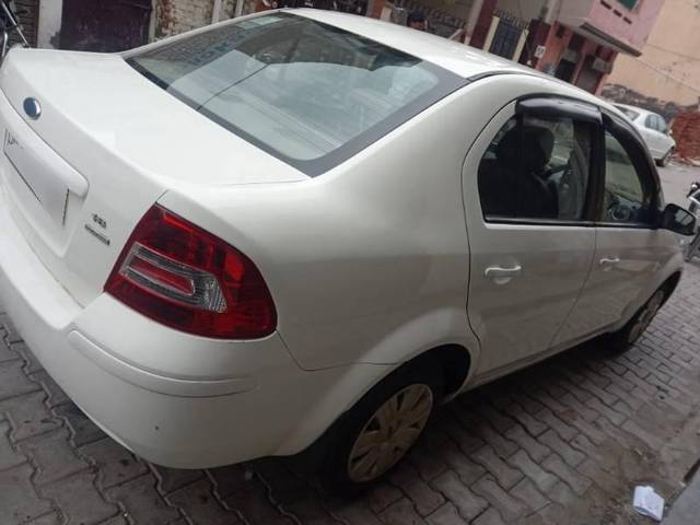 https://images10.gaadi.com/usedcar_image/4021187/original/processed_5ceeaca4-8a4b-42db-92ac-c20aa9777918.jpeg?imwidth=6401