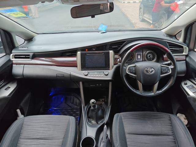https://images10.gaadi.com/usedcar_image/4021351/original/c7d0d52cd1f25fde402c97d464180572.jpg?imwidth=6402