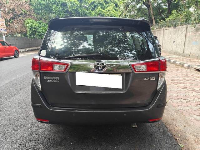 https://images10.gaadi.com/usedcar_image/4021351/original/processed_820b6f6e9a1a975e9d53874e9c69829d.jpg?imwidth=6401