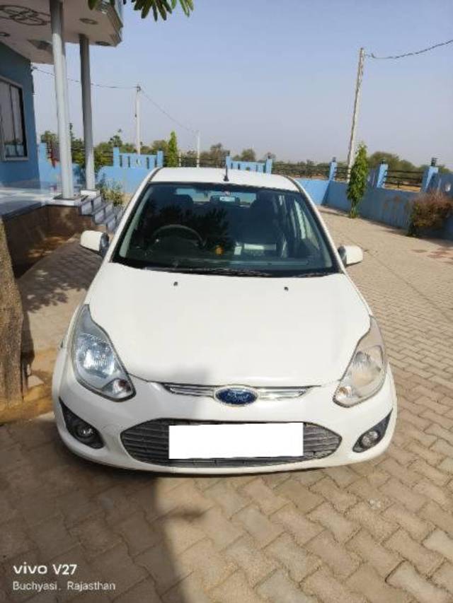 https://images10.gaadi.com/usedcar_image/4021355/original/processed_659f2e75-de5b-402b-b509-f899e855cdba.jpg?imwidth=6400