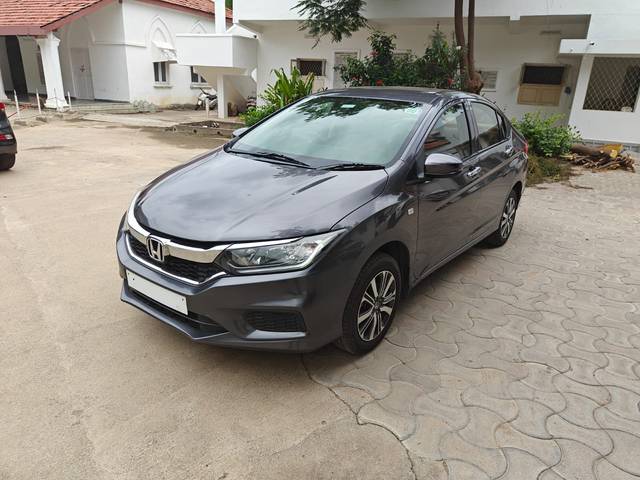 https://images10.gaadi.com/usedcar_image/4021483/original/05a820964201f5d61d36ba811e2c4d29.jpeg?imwidth=6400