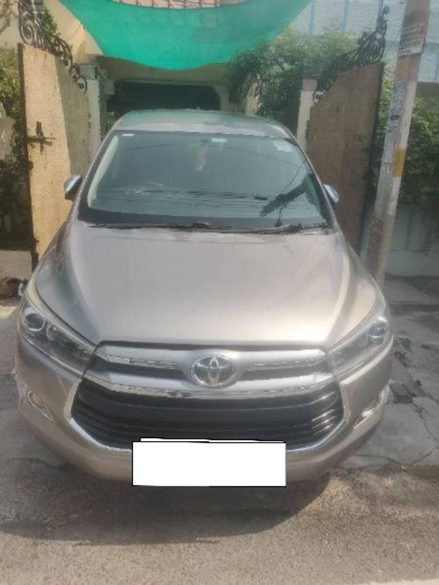 https://images10.gaadi.com/usedcar_image/4021544/original/processed_57beb648-7b65-4dbd-baf2-e2c01d889031.jpg?imwidth=6401