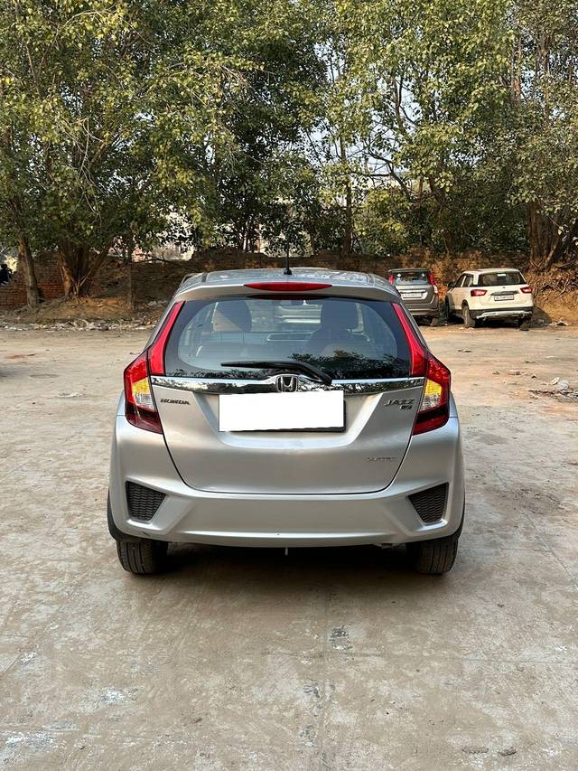 https://images10.gaadi.com/usedcar_image/4022034/original/processed_fb317c1f588bd2eb19cd7df5bfb37d73.jpg?imwidth=6401