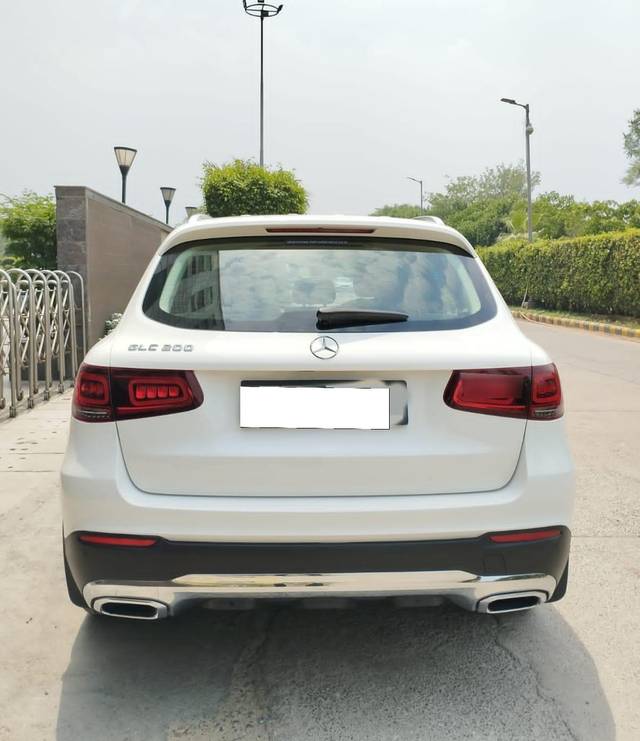 https://images10.gaadi.com/usedcar_image/4022050/original/processed_2581a1cbd303e16035196c9bacde4121.jpg?imwidth=6402