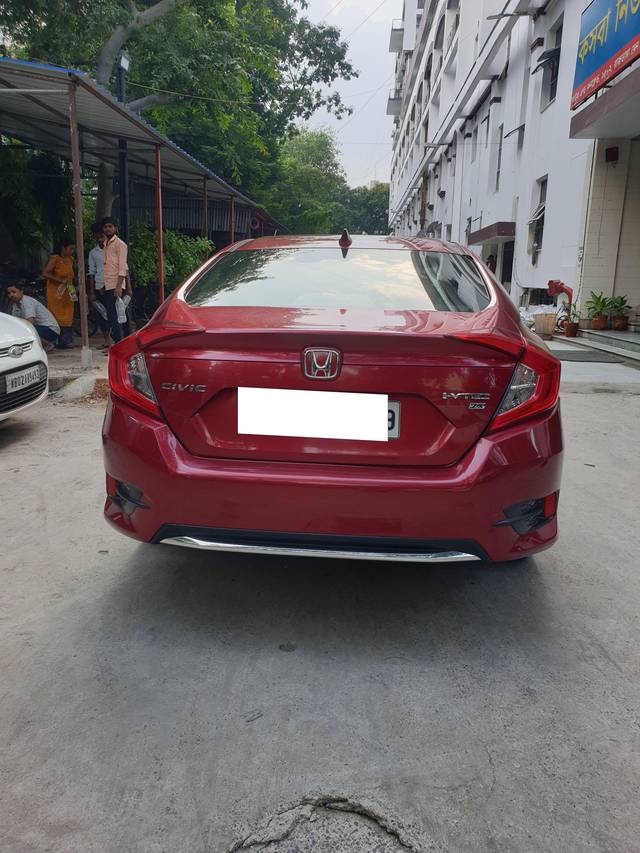 https://images10.gaadi.com/usedcar_image/4022442/original/processed_3f5bcd07782a986c276da46c1d0ee2ba.jpg?imwidth=6402