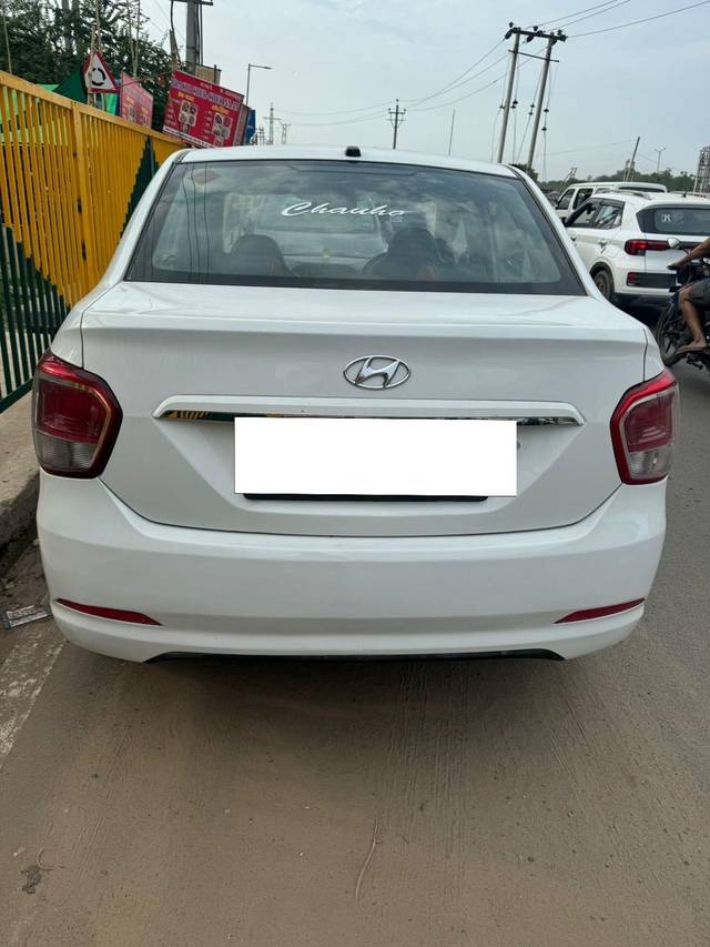 https://images10.gaadi.com/usedcar_image/4022808/original/processed_e64679ce0724f666f7dcc93c2eb4e1aa.jpg?imwidth=6401