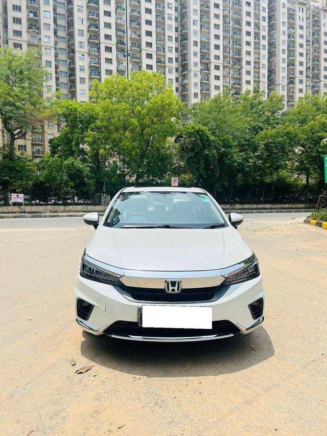 https://images10.gaadi.com/usedcar_image/4022939/original/processed_bcbc50feebf0dac20683c64f8afbdccd.jpg?imwidth=6401