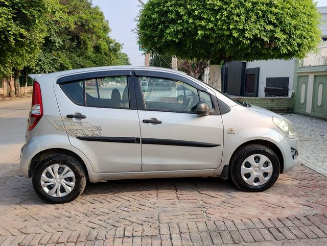 https://images10.gaadi.com/usedcar_image/4023684/original/processed_2d179e77a372a9872fb5e222c0985d54.jpg?imwidth=6401