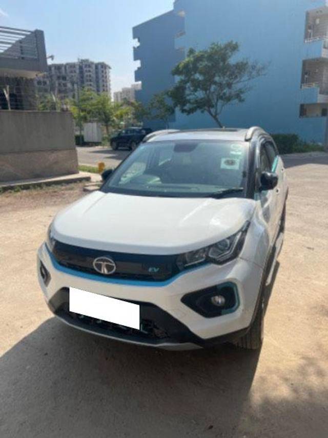 https://images10.gaadi.com/usedcar_image/4024039/original/processed_608ba992-5cdc-4574-9cd4-07100e7f53bb.jpeg?imwidth=6402