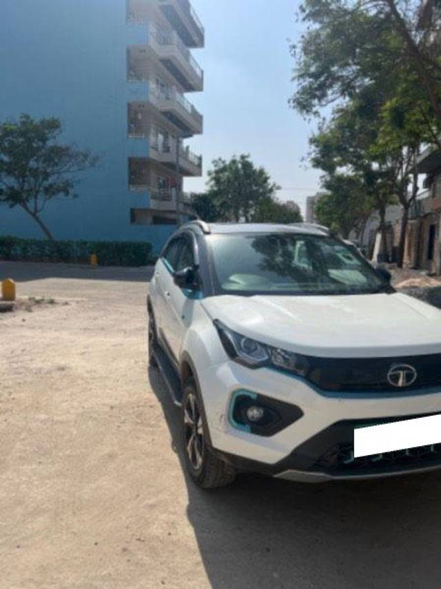 https://images10.gaadi.com/usedcar_image/4024039/original/processed_c0139228-7990-4b17-aad4-a35ff1b8ecf7.jpeg?imwidth=6400