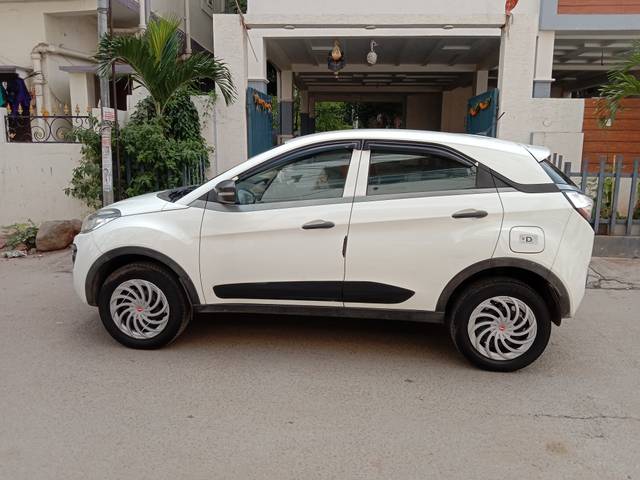 https://images10.gaadi.com/usedcar_image/4024224/original/45ed7c25808675e8cff1436ebe8199f0.jpg?imwidth=6402