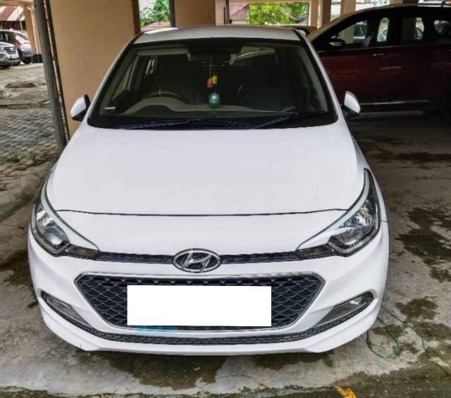 https://images10.gaadi.com/usedcar_image/4024234/original/processed_f587ce99-9b76-4712-9952-ef62991f1987.jpg?imwidth=6400