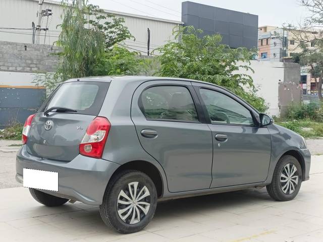 https://images10.gaadi.com/usedcar_image/4025172/original/processed_a94ffe5471c405a8065cfa088cc85307.jpg?imwidth=6402