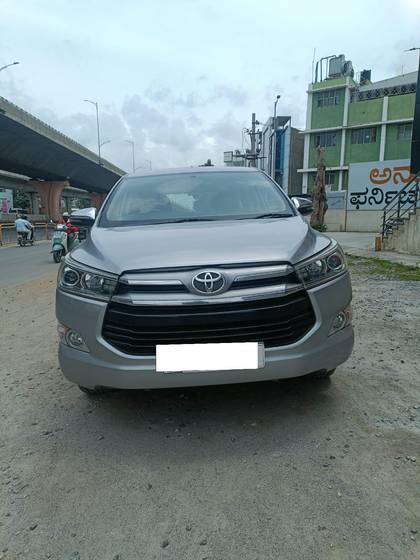 Toyota Innova Crysta 2.8 ZX AT BSIV Toyota Innova Crysta 2.8 ZX AT BSIV