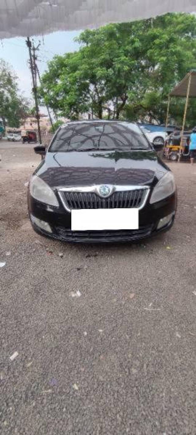 https://images10.gaadi.com/usedcar_image/4026493/original/processed_e6ab5db7-c125-4661-8425-8685bd6dd4e7.jpg?imwidth=6402