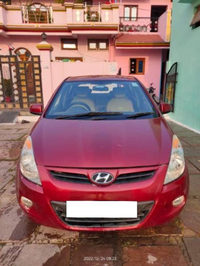 https://images10.gaadi.com/usedcar_image/4026664/original/processed_eaa8e778-6d58-4e39-b1e9-3f9a1bc1adb5.jpg?imwidth=6400