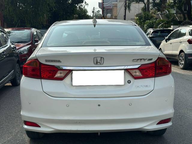 https://images10.gaadi.com/usedcar_image/4026996/original/processed_2e14e53b3d671b2c5d2f88a0175a2d57.jpeg?imwidth=6402