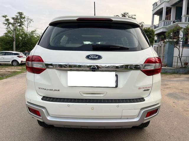 https://images10.gaadi.com/usedcar_image/4027037/original/processed_7260920af1c4001b27f393c7ca5f5fc3.jpg?imwidth=6402