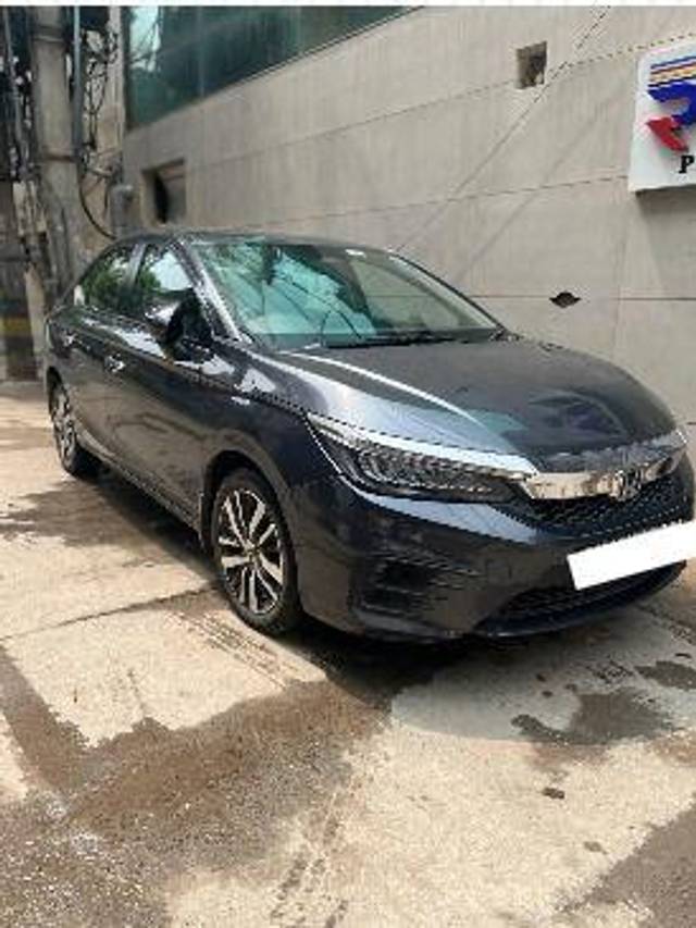 https://images10.gaadi.com/usedcar_image/4027082/original/processed_72b7078e31a8714cb23ff08bc28ed55d.jpg?imwidth=6400