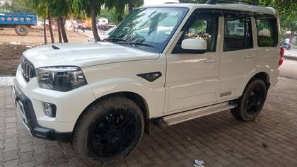 Mahindra Scorpio S5